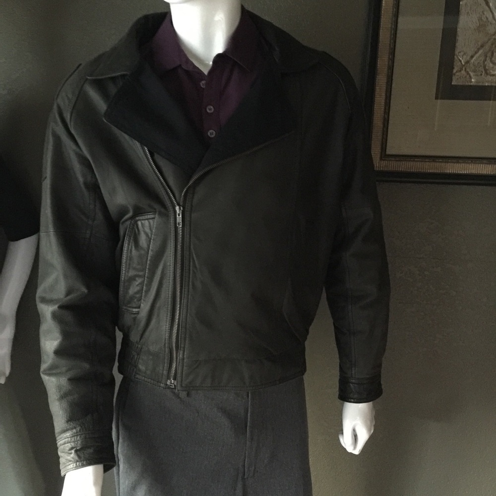 Men’s mojo European leather jacket Ex. Condition. Leather, black